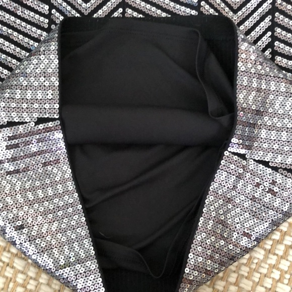 Express Sequin Skirt - Picture 5 of 5
